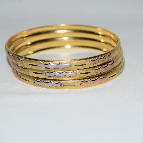 Vintage Set of 3 Etched Goldtone  Bangles EUC - Picture 3 of 4